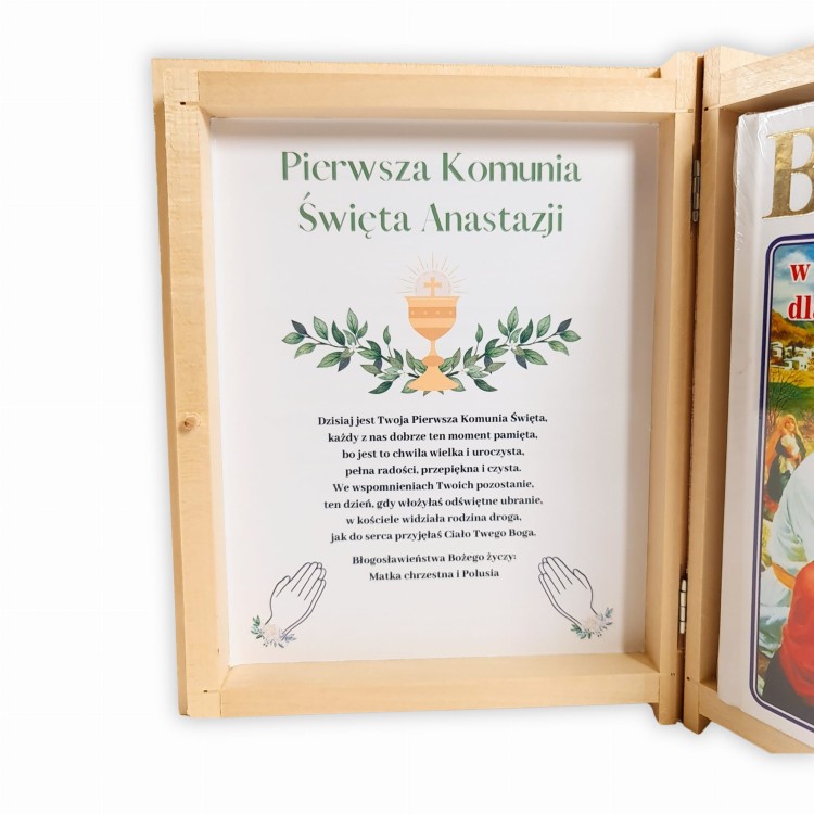 Pudełko z biblią i życzeniami na komunię (2).jpg