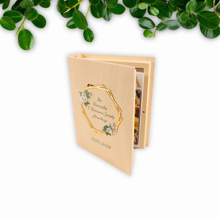 Pudełko z drewna na komunię.jpg