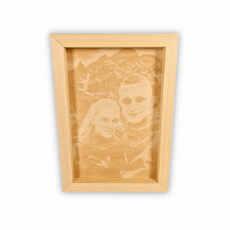 Portret na drewnie w ramce.jpg