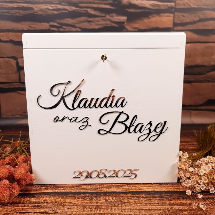 drewniane pudełko na koperty.jpg