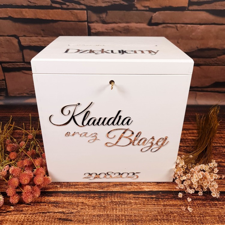 Skrzynia na koperty srebrne imiona.jpg