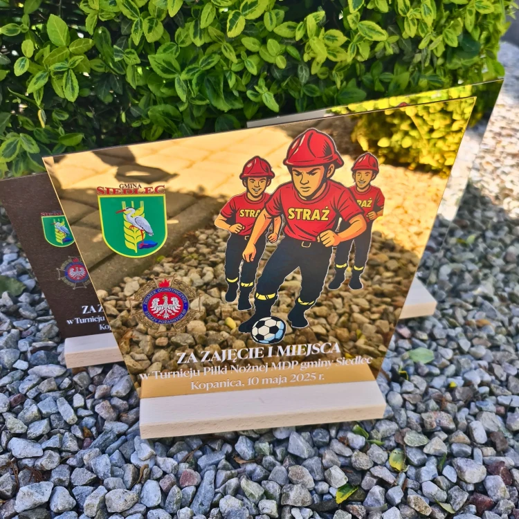 Zestaw statuetkek na zawody strażackie.webp