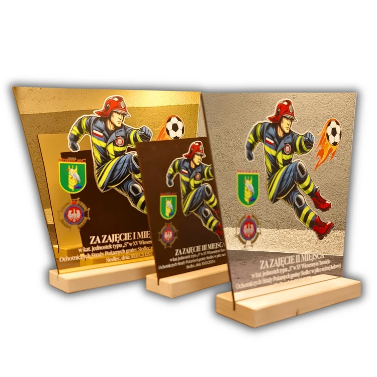 Statuetki na strażacki turniej piłkarski.webp