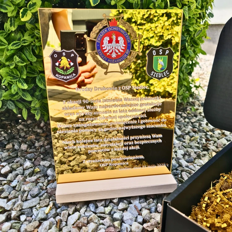 Prezent na jubileusz OSP.webp