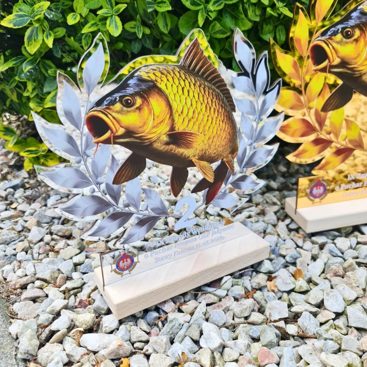 Srebrna statuetka wędkarska za 2 miejsce.webp