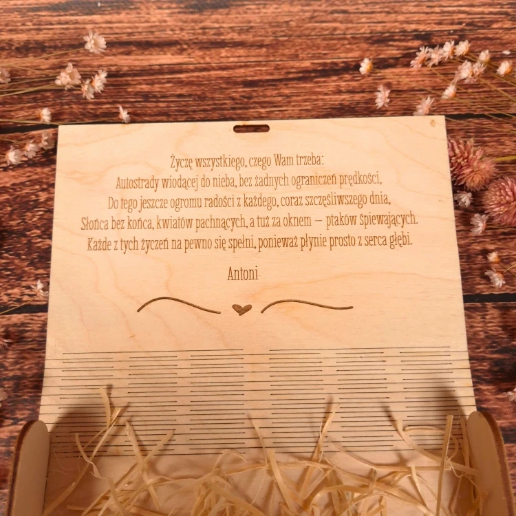 Pudełko na kase z życzeniami.webp