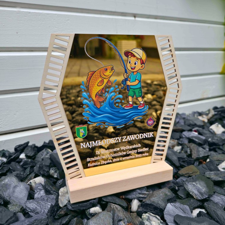 Statuetka dla najmłodszego wędkarza.jpg
