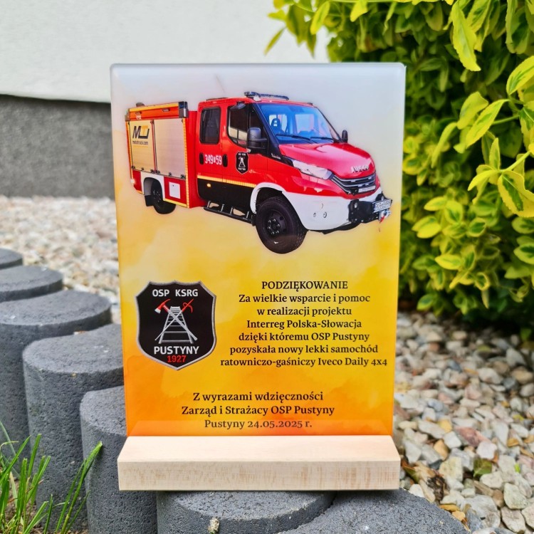 Nadruk na plexi dla sponsorów straży OSP