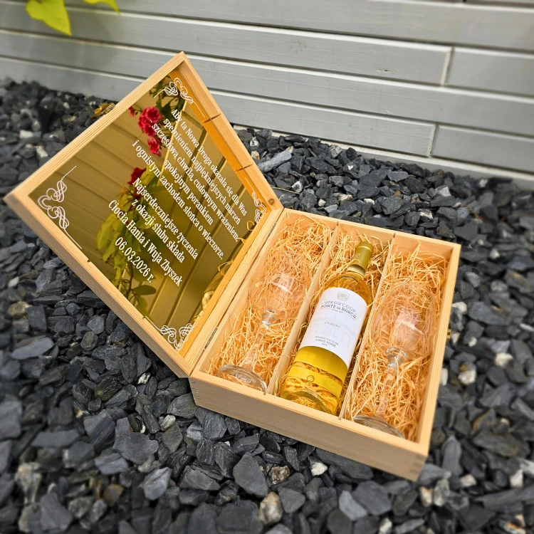 Skrzynka z kieliszkami i winem prezent dla pary młodej.jpg