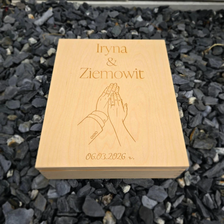 Drewniane pudełko z grawerem na ślub.jpg