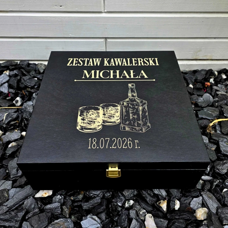 Skrzynka, pudełko drewniane na wieczór kawalerski.jpg