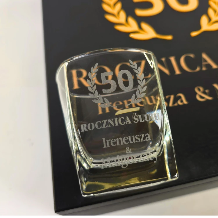 Szklanka z grawerem na rocznice ślubu.jpg