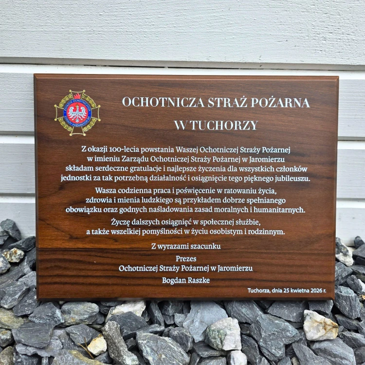 Tablica z życzeniami od strażaków